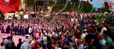 15 Temmuz Destanı’nın yıl dönümünde; Vatan, Bayrak ve Devlet için canlarını ortaya koyan şehitlerimizi ve gazilerimizi, Kahraman hemşehrilerimizle birlikte yâd ettik.